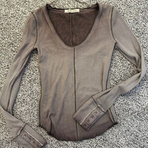 We The Free Gray Long Sleeve Top